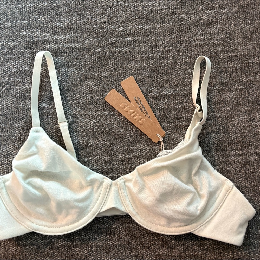 34B SKIMS bra bundle.